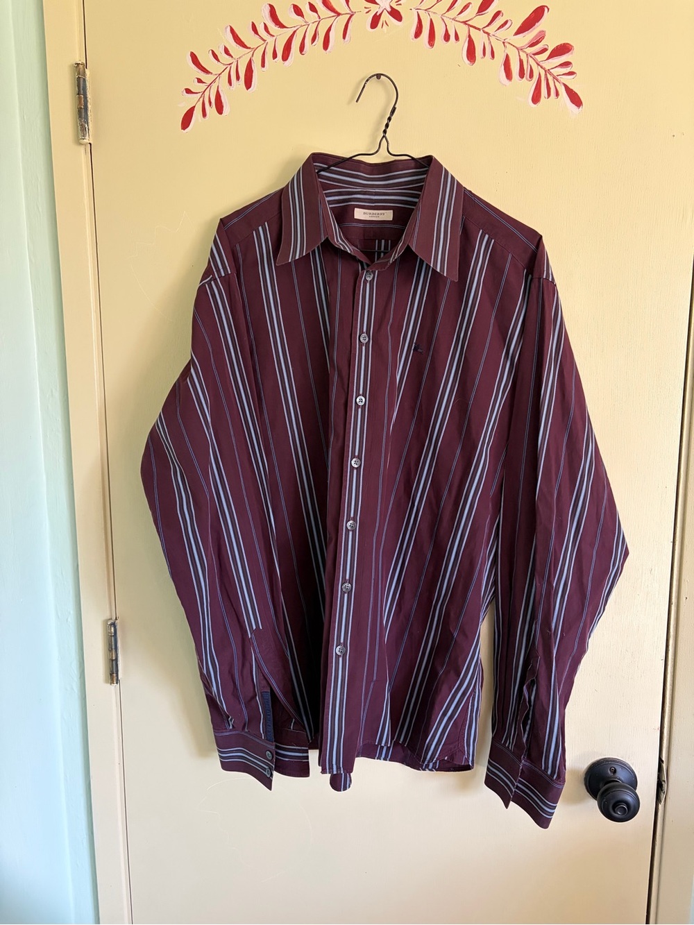 Burberry Classic Men’s Button-Up Shirt in Burgundy Stripe